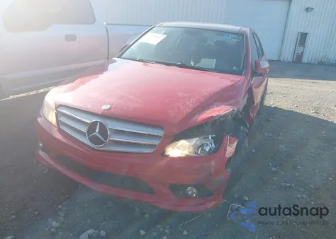 2009 Mercedes-Benz C 300 Sport z USA, uszkodzony, nr VIN WDDGF54X79R044321